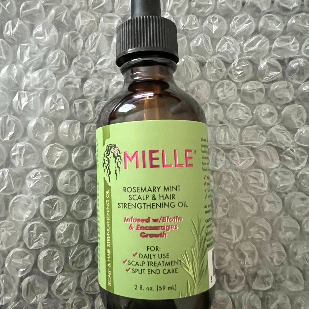 Mielle Rosemary Mint Scalp & Hair Strengthening Oil